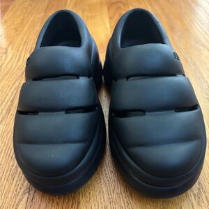 UGG Sport Yeah Clog Womens 7/38 EU Black Slip On Shoe Casualwear